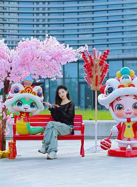 玻璃钢2025元旦新年生肖卡通蛇年模型雕塑商场景区公园装饰大摆件