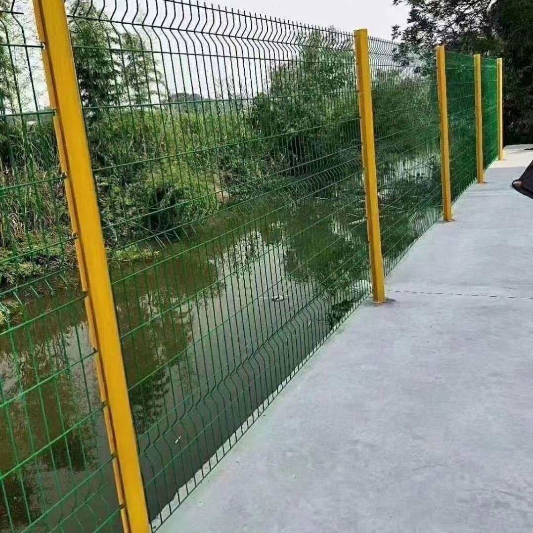 桃型柱护栏网铁丝网围栏户外加粗钢丝防护围墙栅栏隔离围网格庭院