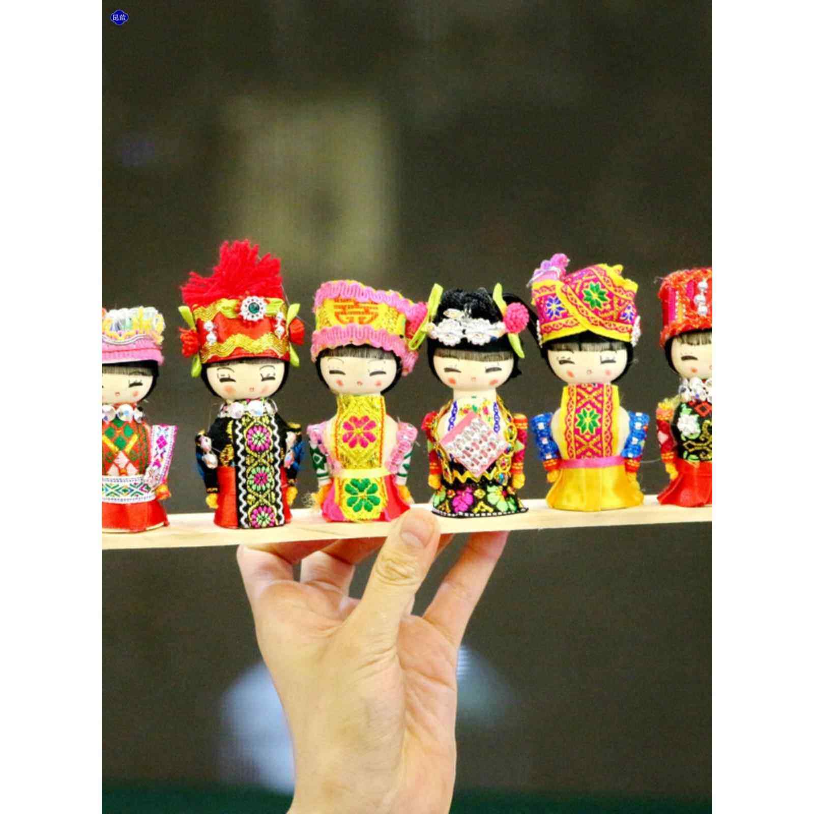 特色中国云南少数民族工艺娃娃木偶桌面摆件装饰幼儿园儿童纪念品