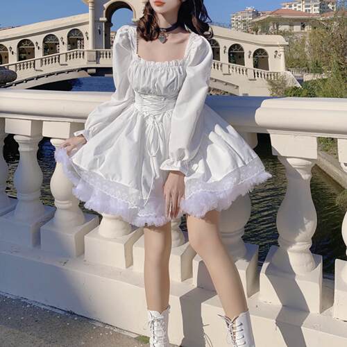 Princess dress, chest revealing lace dress, wind-driven