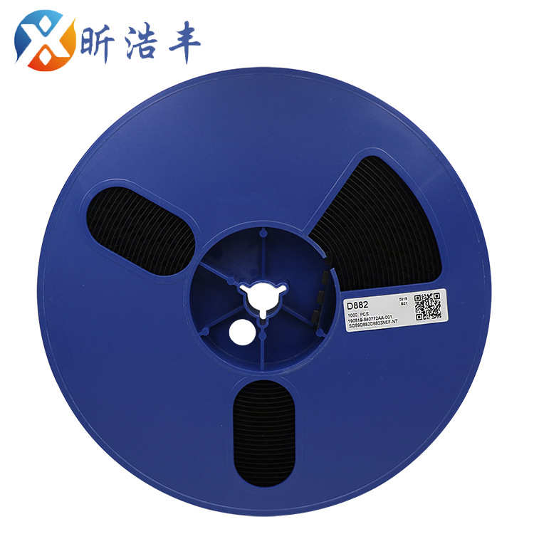 D882 SOT-89贴片三极管2SD882 功放三极管大芯片3A 30V NPN晶体管
