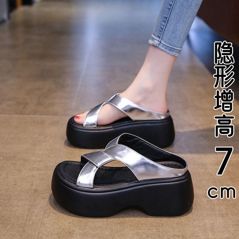 香港真皮厚底银色凉拖鞋女夏外穿2026新款松糕增高跟海边沙滩凉鞋