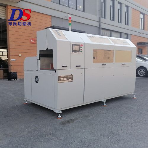 高精密镜面级切铝机DS2-A550-3 同时锯切5根PVC管 不爆边不变形