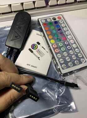 跳舞 声控音乐控制器，5到12V一拖二RGB灯带控制器，带APPAI