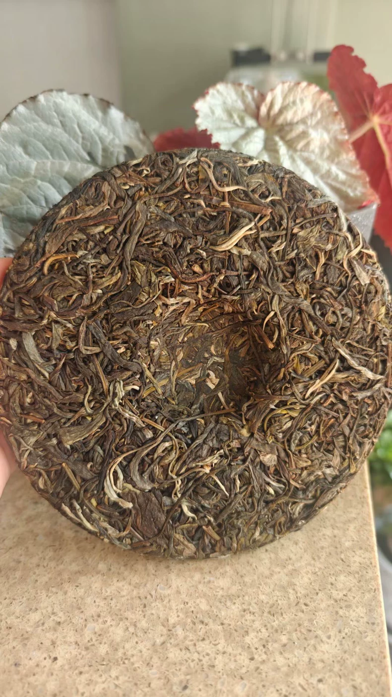 2018年桃子寨普洱生茶易武雲南七子餅茶葉好茶清貨357克包郵 普洱茶 BUASHOP普洱老茶
