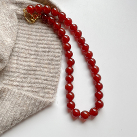 新中式2024新年款小众红色玛瑙手工串珠项链时髦毛衣链简约锁骨链