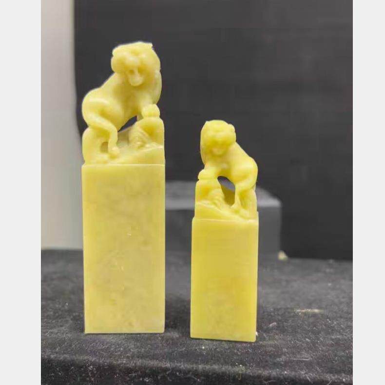 青田石老料亲子章虎虎生威印章一对配盒2*2*6.8，2.5*2.5*9.2寿山