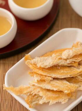 即食鳕鱼片鲜鱼片健康零食儿童海鲜小吃独立包装熟食鱼干非碳烤
