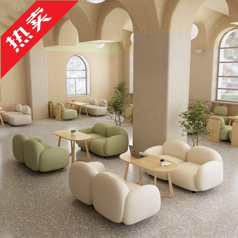 2024新奶茶店休闲卡座沙发烘焙甜品店洽谈咖啡厅西餐厅餐桌椅组合