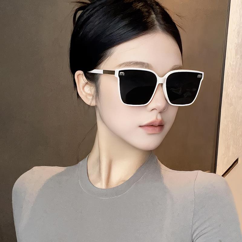品牌白色墨镜女高级感方框方圆脸夏天防紫外线太阳眼镜海边旅游韩