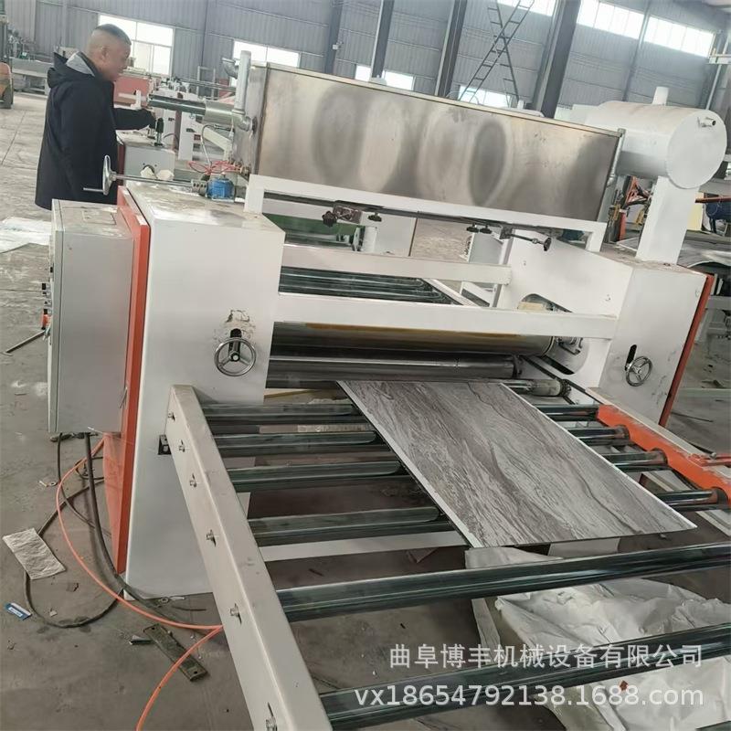 PVC地板革不干胶背胶机 珍珠棉双面胶涂胶机 EVA泡棉离型纸复合机