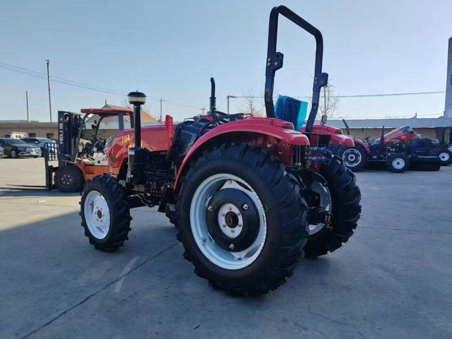 4月1日烟台全新704农用拖拉机配置见公告厂家质保网络拍卖公告