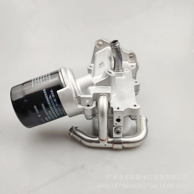 适用上汽大通G10G20T60T70V90国六机油滤清器座机油格座冷却器座图片