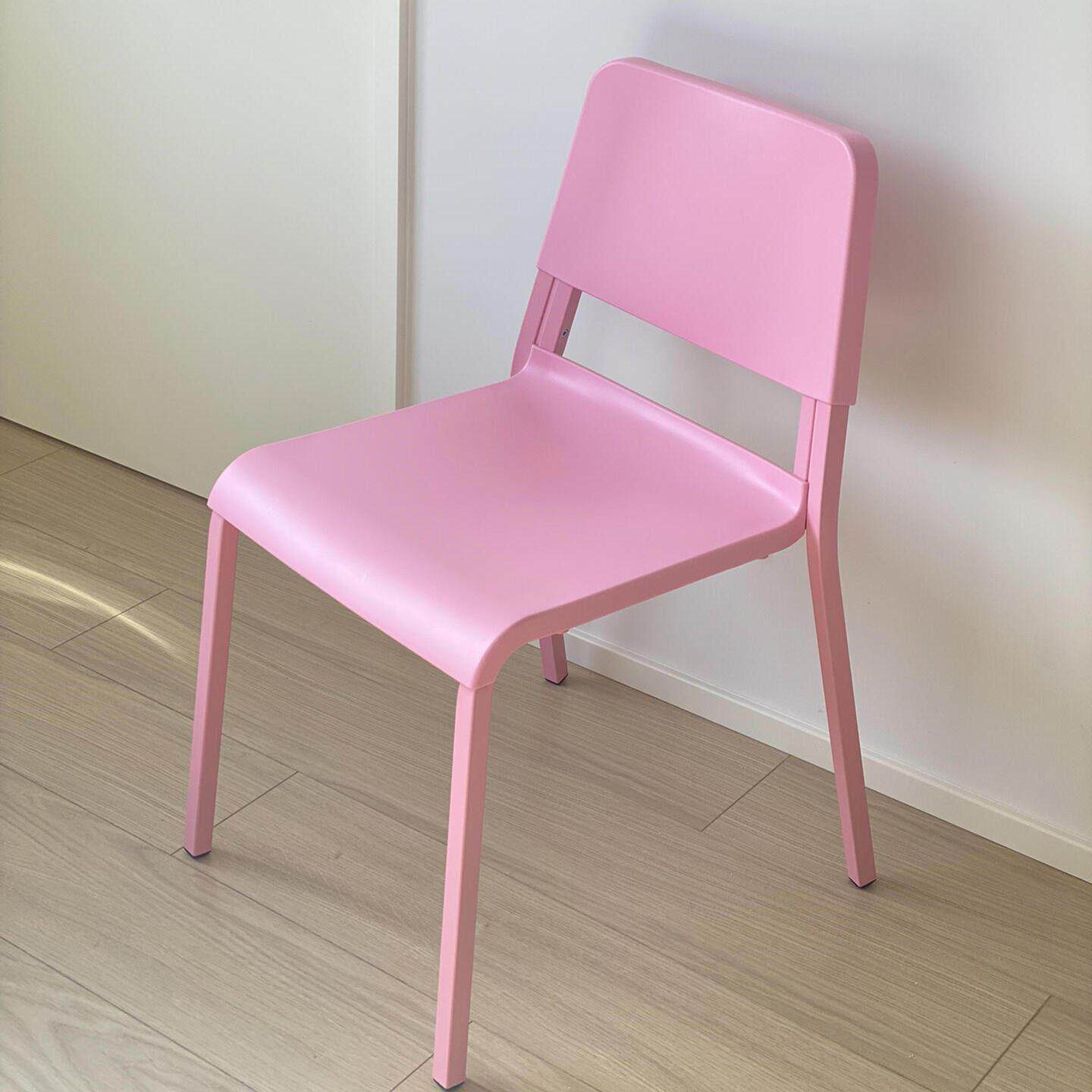 北欧帝奥多斯可堆叠白色餐桌椅凳子家用靠背现代简约ins塑料餐椅