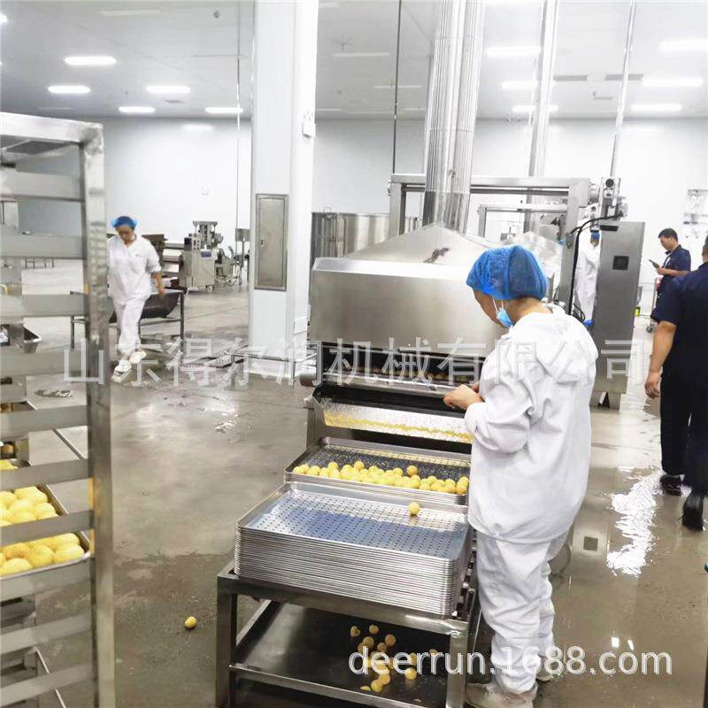 全自动糯米芝麻球油炸机 连续式麻球油炸流水线 自动上浆裹面包糠