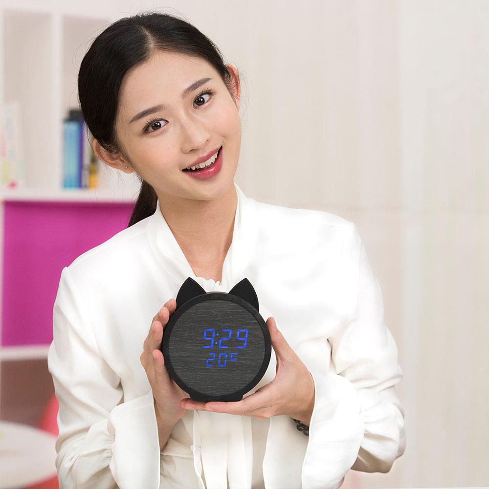 新款直销创意闹钟LED学生儿童木头钟声控卡通闹钟木质家居礼品猫