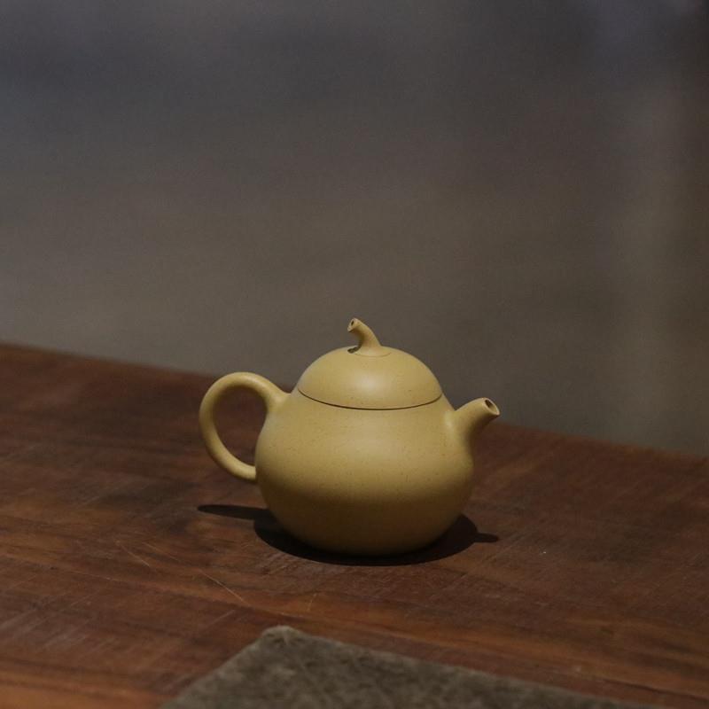 宜兴紫砂 黄龙山台西矿区原矿本山段泥 纯手工仿生茄瓜 茶壶茶具