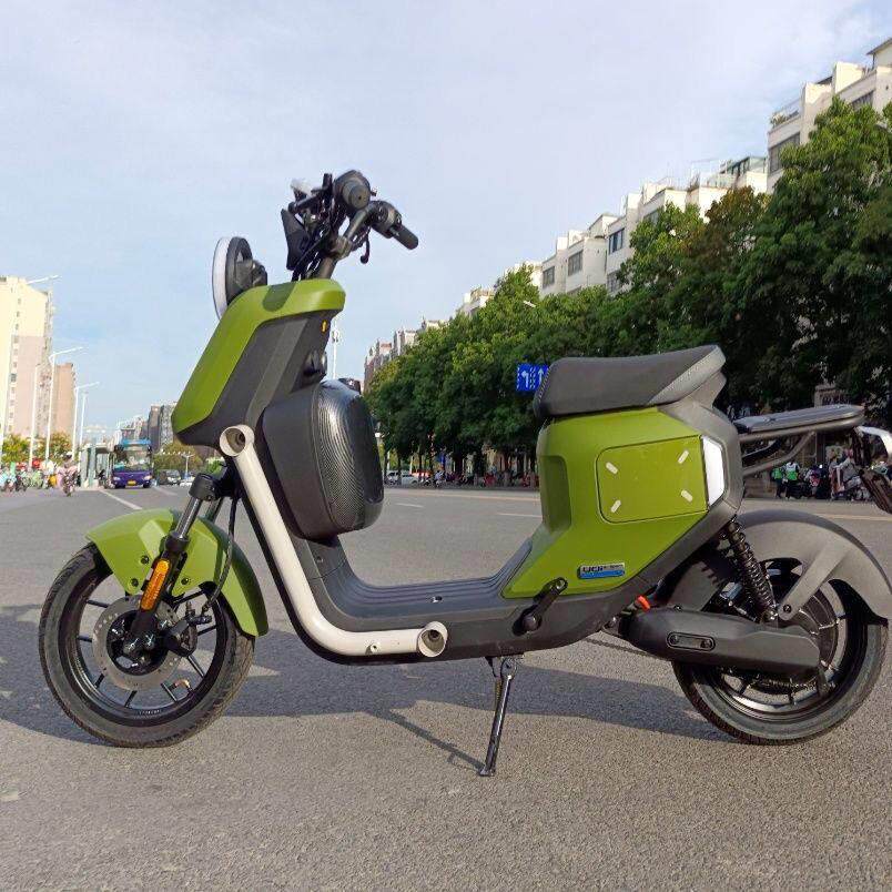 适用于 于小牛电动车UQi+2022前置储物盒U2带盖子车篮防水收纳盒
