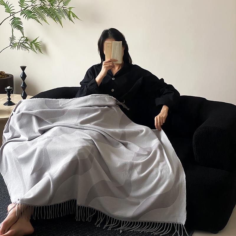 春夏百搭时尚沙发毯样板间搭毯床尾毯航空毯 流苏家居搭配毯子