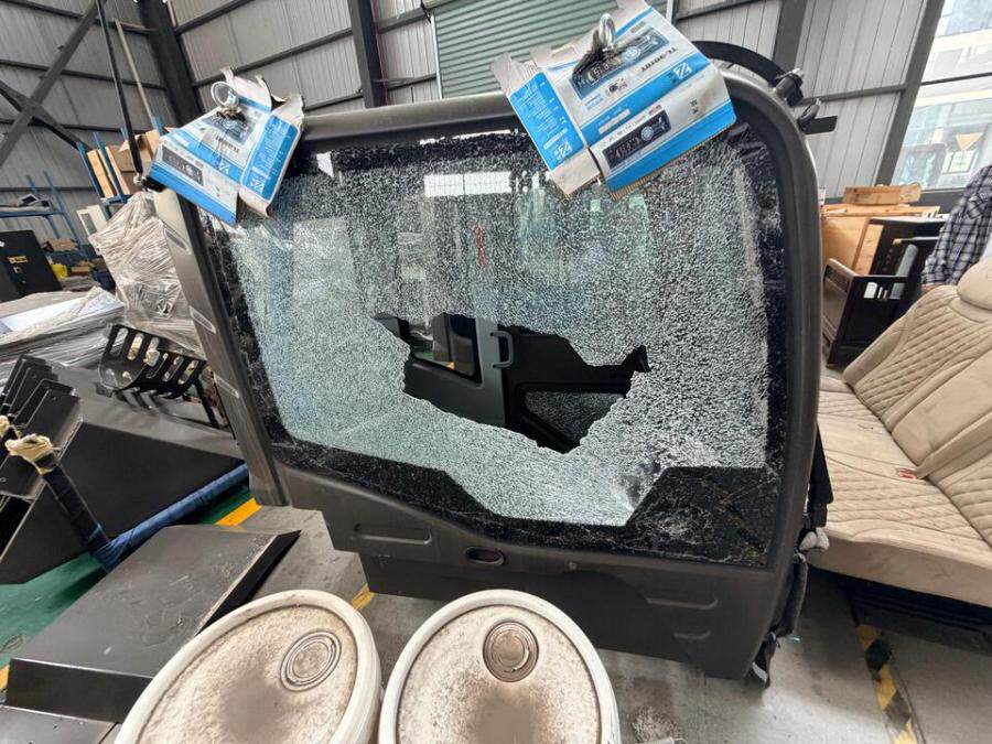 4月19日苏州某公司所有的12台挖掘机车厢网络拍卖公告