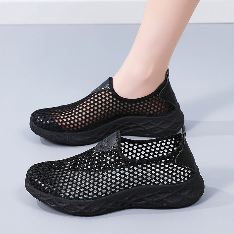 女鞋一脚蹬镂空透气网面妈妈鞋女夏季黑色工作鞋久站不累脚运动鞋