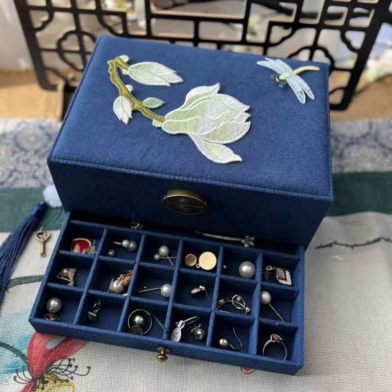 正品多大容量带锁首饰盒中国风复层古手镯珠宝链项饰品品收纳手饰