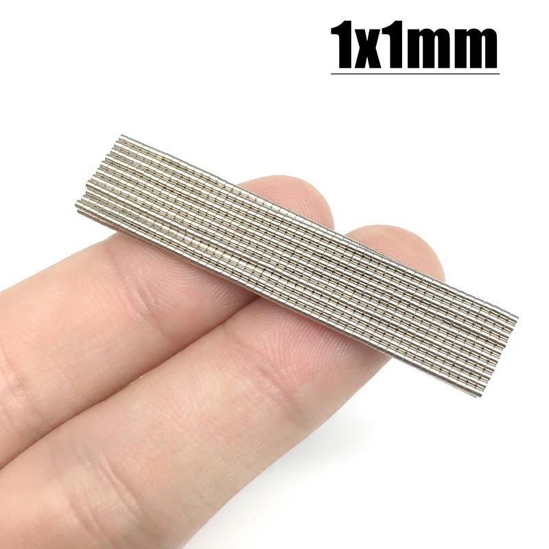 小规格钕铁硼圆形强力磁铁强磁D1*12*12*22*32*4mm磁铁