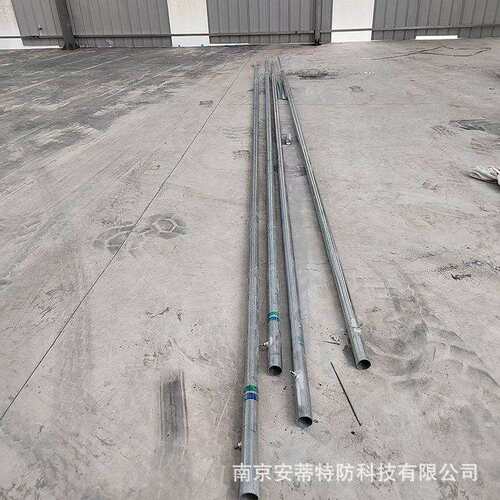 3-8米钢构厂房20250826屋面避围雷针安装镀锌材质结寿热命长防护