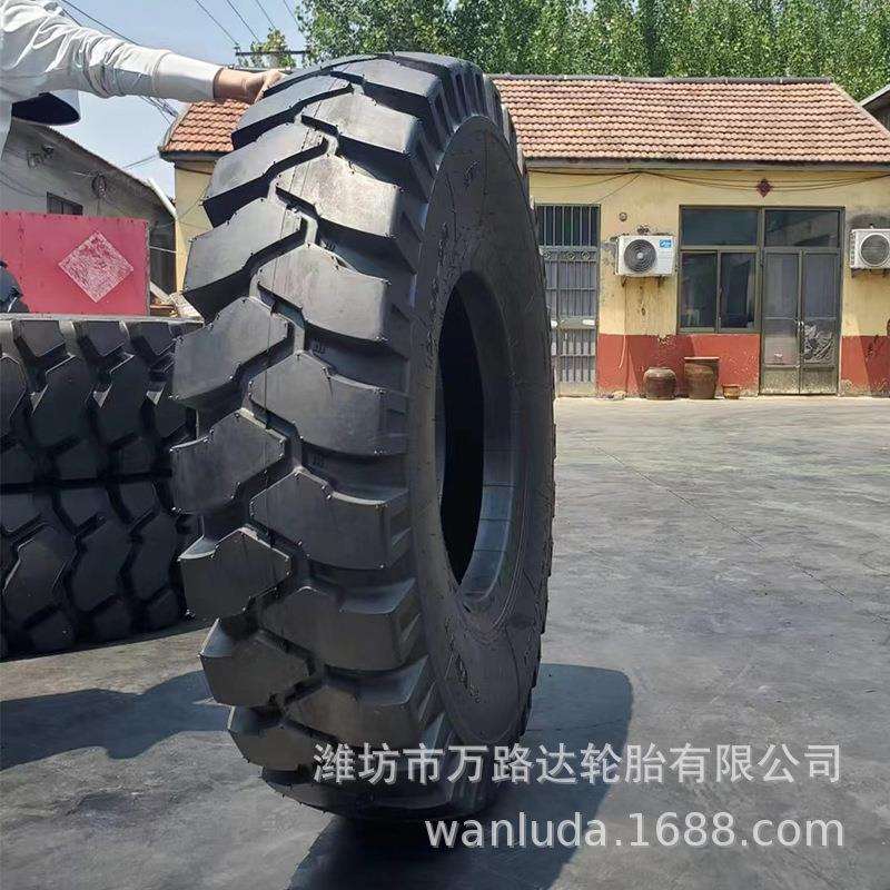 宽体车轮胎 1200-20矿山自卸车隧道专用防爆工程机械轮胎