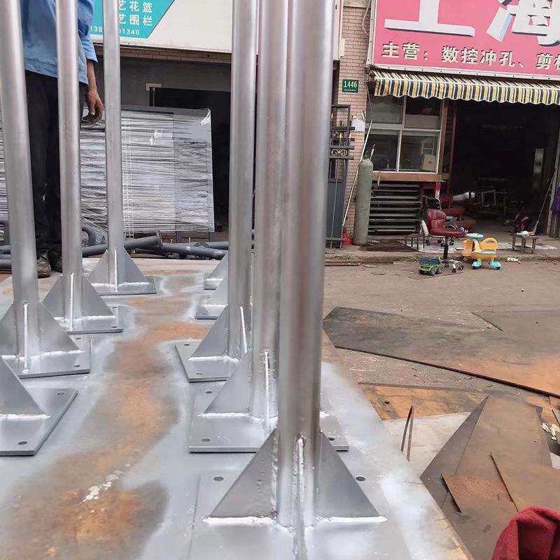风力发电机立杆立柱底座监控立杆支撑架拉索塔架展示架喷漆烤漆