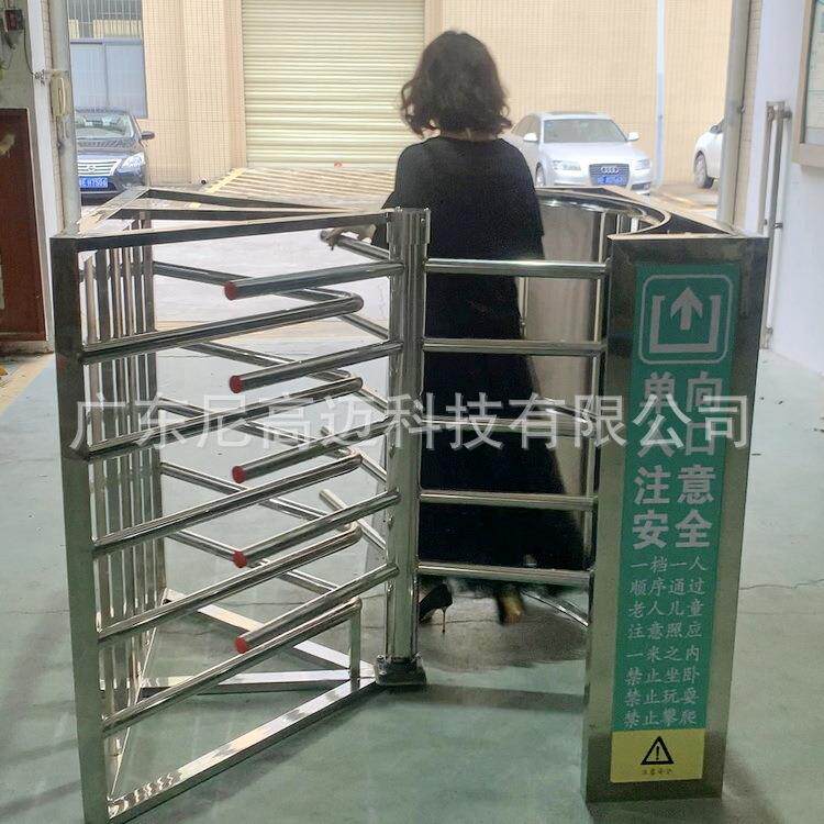 厂家供应不锈钢栏杆三辊闸 旋转杆式人员进出口器 宁波车站单向门