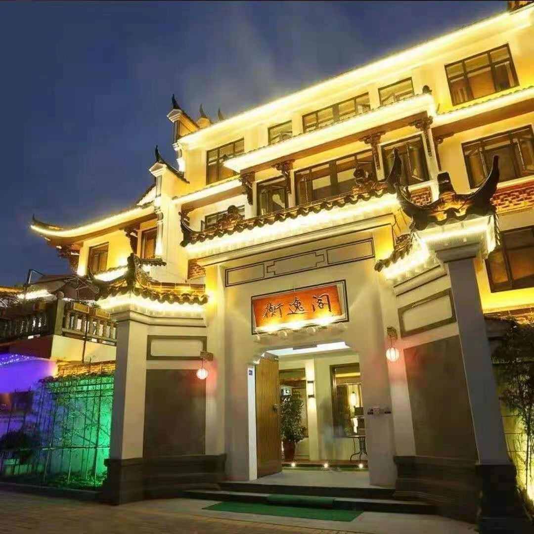 220v户外灯带led超亮防水客厅屋檐外墙专用灯带条工程室外金黄光