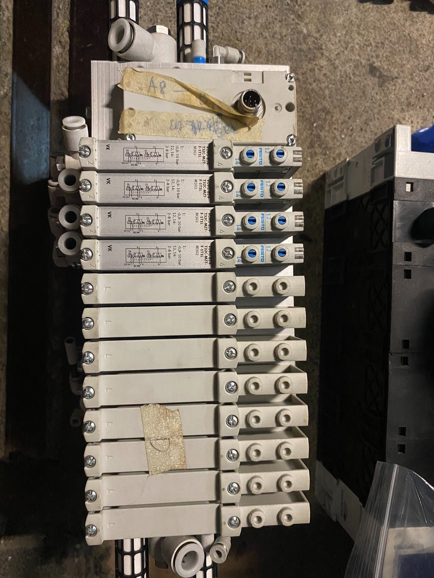 费斯托（5.18）电磁阀组VUVG-B14-T32C-MZT