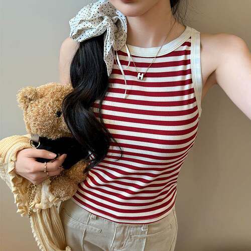 Striped sleeveless top with breast protection and base,