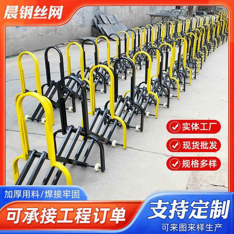 移动护栏旅002游区高路公可高速公路移动式速收费站伸缩护栏