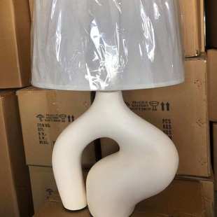 现代中式 创意客厅台灯布艺卧室床头书房艺术设计师样板间树脂台灯