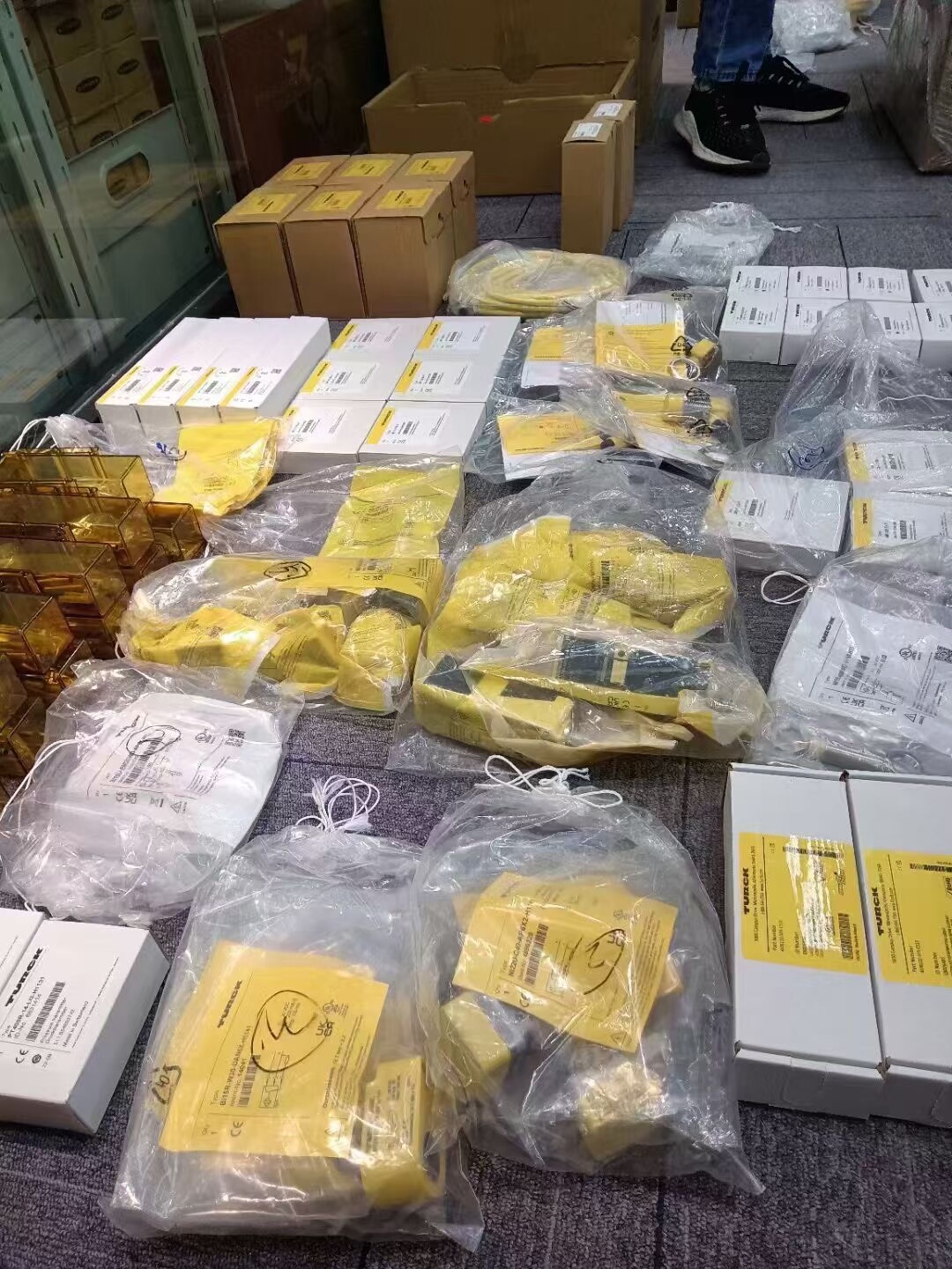 图尔克 FCT-G1/2A4P-VRX/24VDC 现货 订