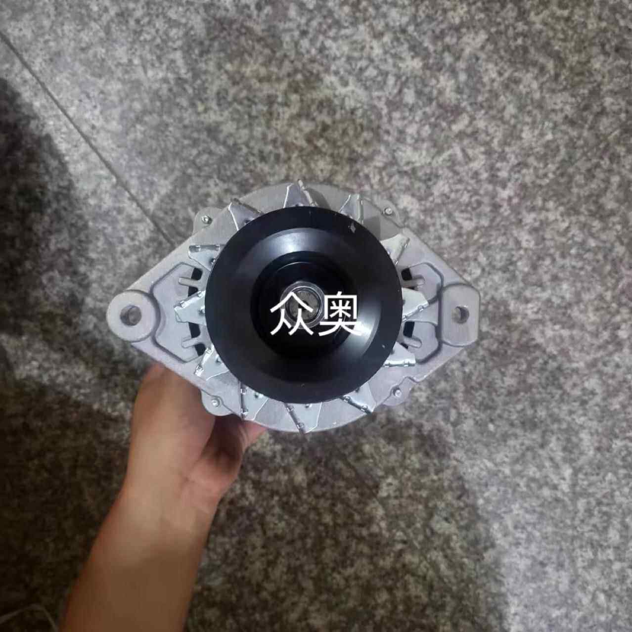适用五十铃4HF1 4HE1发电机LR250-517B发电机897351-5721发电机