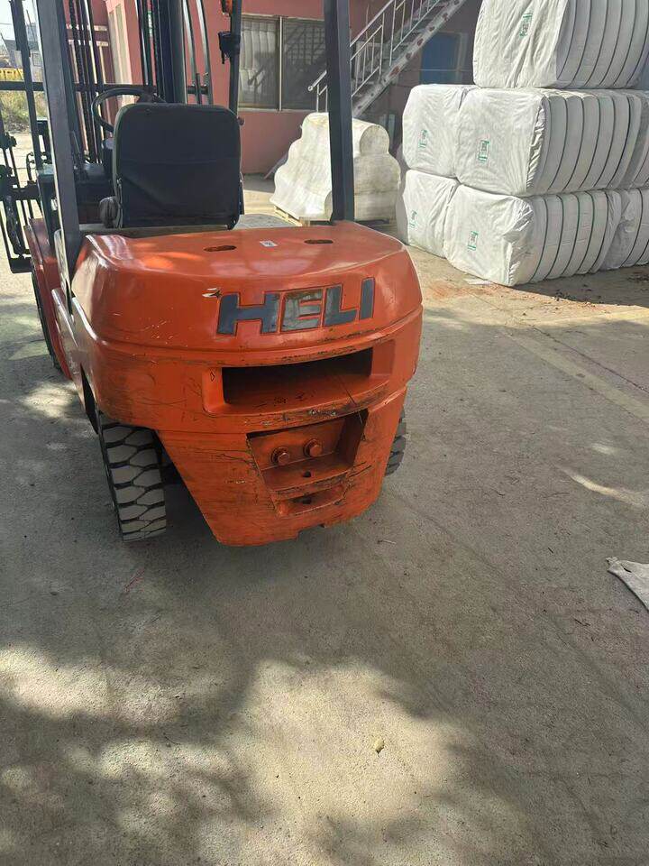 3月20日苏州(委托)-资产处置合力叉车,载重3吨,倾翻叉功能,废料夹,起升4米,功能正常网络拍卖公告