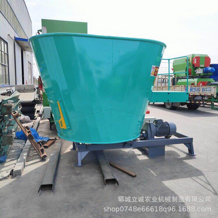 揉丝铡草粉碎搅拌一体机全日粮饲料混合拌料机卧式牛羊草料搅拌机