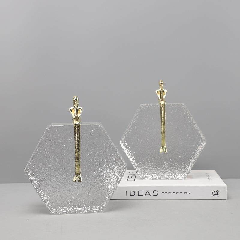 现代简约六边形冰晶纹透明水晶砖小金人摆件客厅玄关软装家居饰品