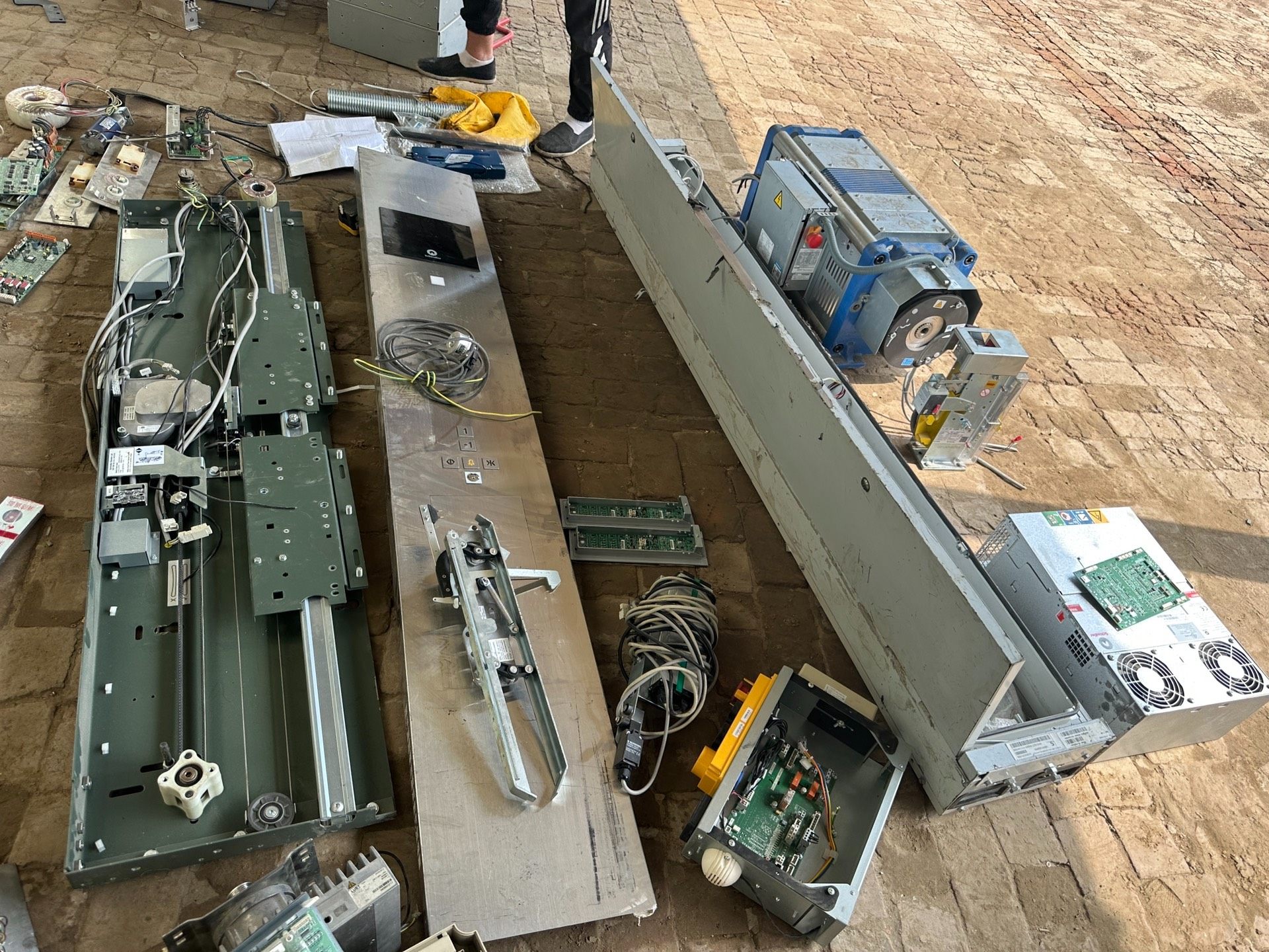 迅达电梯5500曳引机主机PML160-8B680实物6.4