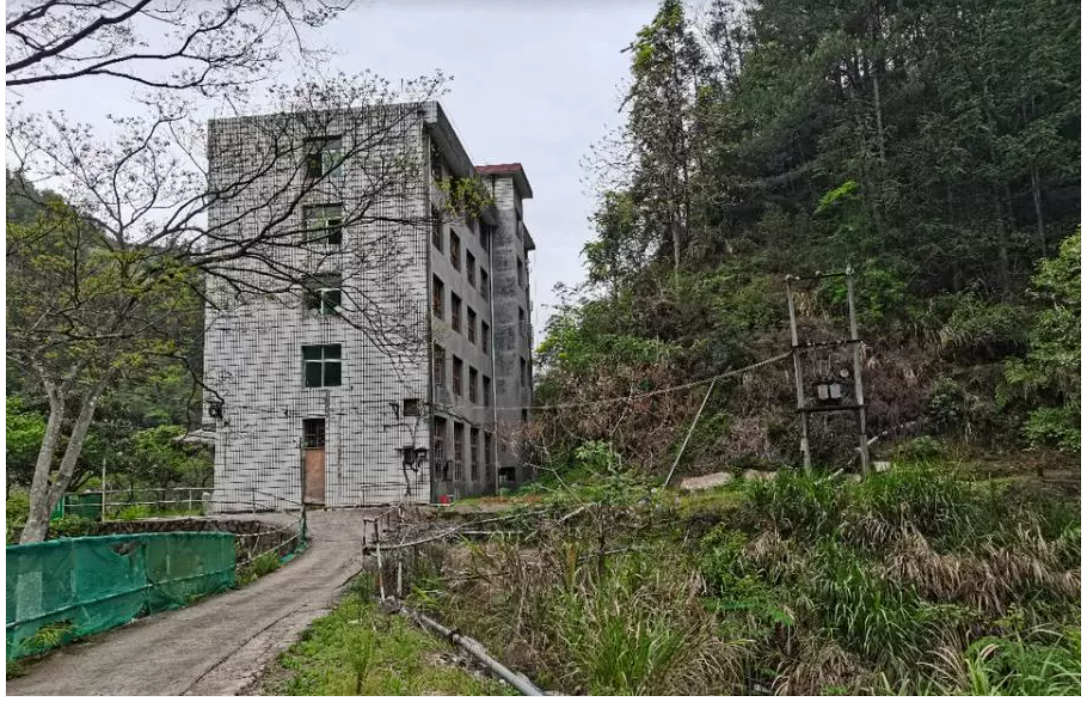 6月15日宁德市水电公司水电站整体资产（含水电站构筑物、建筑物、机械设备、土地使用权、技改在建工程等）网络拍卖公告