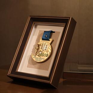 马拉松奖牌展示架壁挂式奖牌展示架马拉松号码书柜挂奖牌架