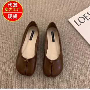 平底豆豆猪脚单鞋女鞋子2026年春秋马蹄分趾拇指猪蹄船鞋红色瓢鞋