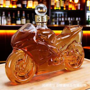 厂家现高硼硅玻璃货醒酒ZHI器包工艺档摩托车造高型酒瓶吹制酒具