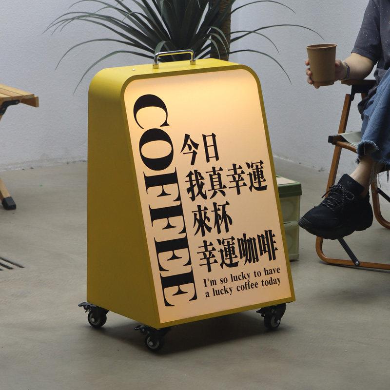 户外立式灯箱定制 可充电落地广告牌 万向轮移动摆摊三色调光灯牌
