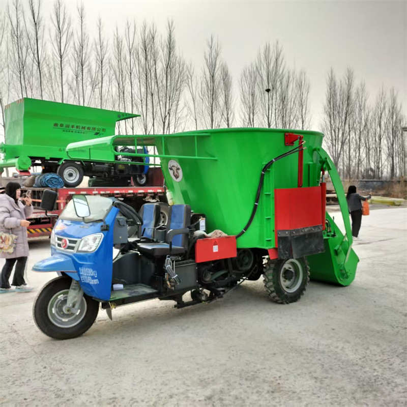 电动3方撒料车小型双向出料饲料车牛羊免维护三轮投喂车省时省力