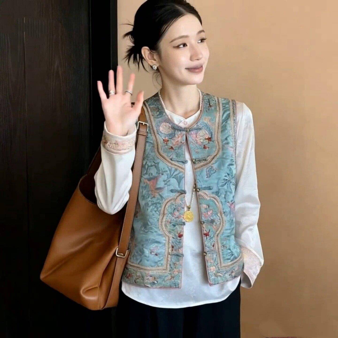 好货新中式时尚套装女款春秋新款高档轻奢国风刺绣马甲打底衬衫两