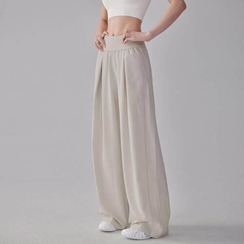 Sports pants for women with a cool and straight leg, wide